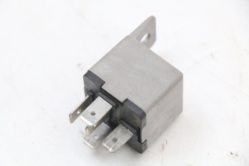 photo de RELE' ELETTRICO PIAGGIO XEVO - X EVO 125 (2007 - 2017) - Altra angolazione