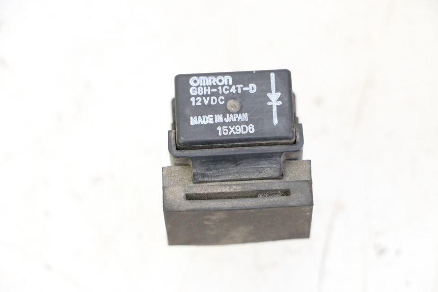 photo de RELÈ ELETTRICO YAMAHA XJN DIVERSION 600 (2000 - 2003) - Altra angolazione