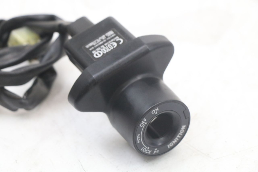 photo de RELE YAMAHA FZ1 FAZER 1000 (2007 - 2009) - Altra angolazione