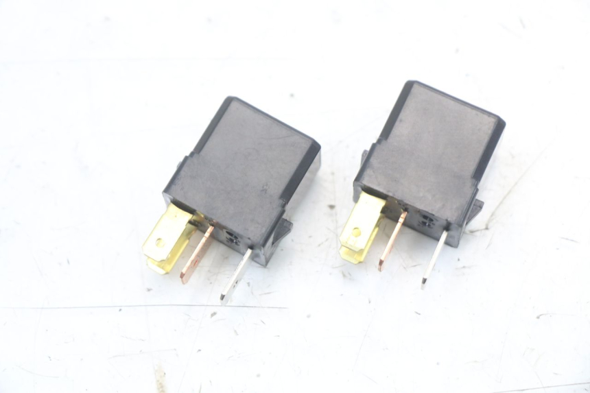 photo de Relè elettrico YAMAHA XJ6 ABS 600 (2008 - 2016) - Vista principale