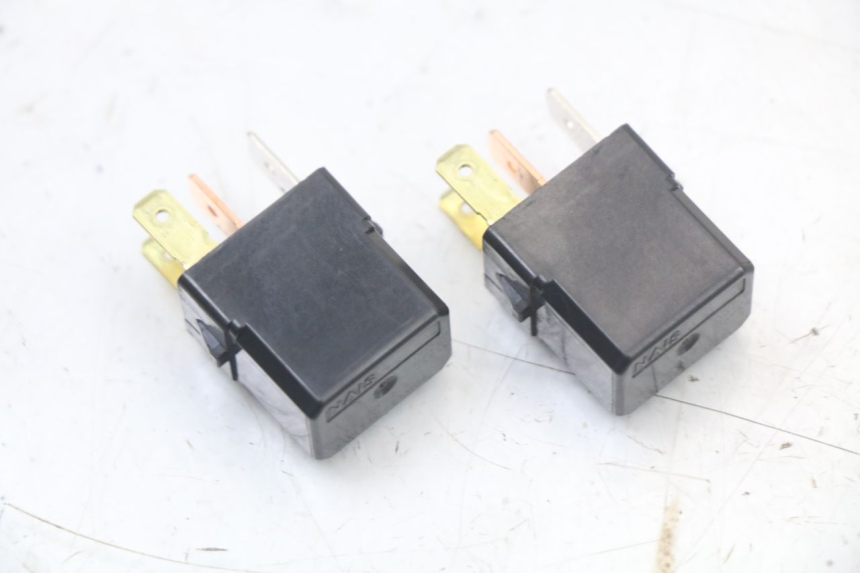 photo de Relè elettrico YAMAHA XJ6 ABS 600 (2008 - 2016) - Zoom sullo stato d'uso