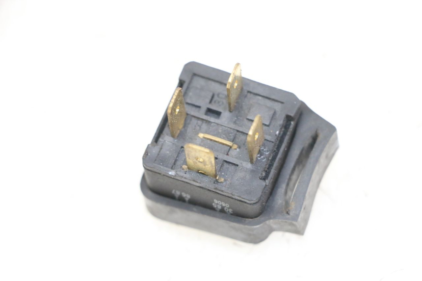 photo de RELE' ELETTRICO YAMAHA YP MAJESTY 125 (2007 - 2010) - Zoom sullo stato d'uso