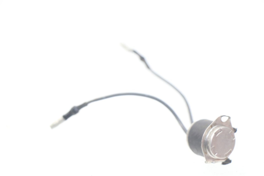 photo de RELE' ELETTRICO YAMAHA YP MAJESTY 125 (1998 - 2001) - Vista principale