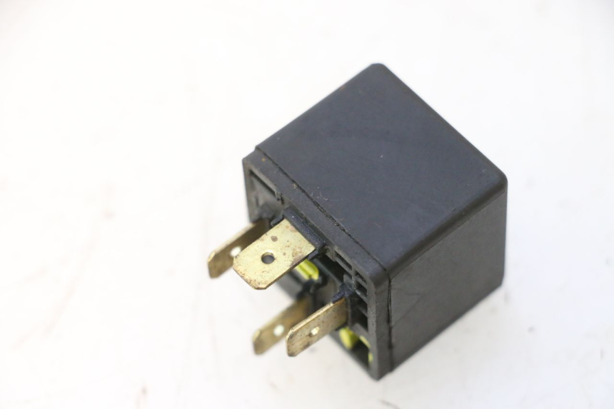 photo de RELE' ELETTRICO YAMAHA YP MAJESTY 125 (1998 - 2001) - Dettaglio del componente