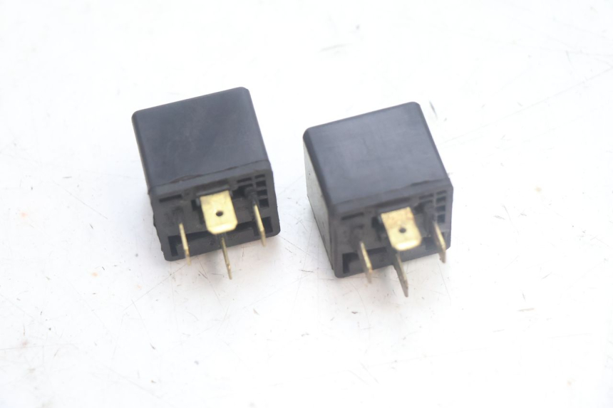 photo de RELE' ELETTRICO YAMAHA YP MAJESTY 125 (2002 - 2006) - Dettaglio del componente