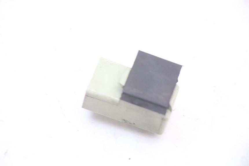 photo de Relè elettrico YAMAHA YP X-MAX XMAX 400 (2014 - 2017) - Primo piano tecnico