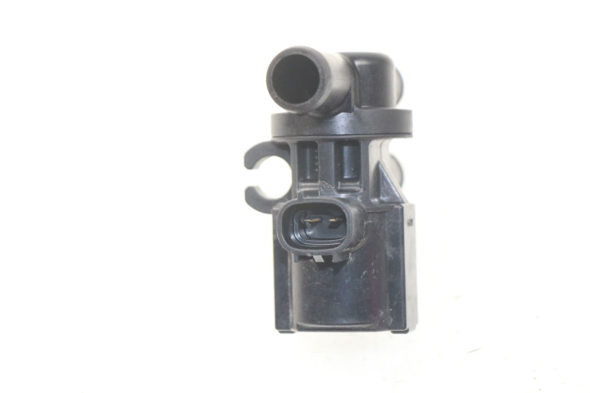 photo de Relè elettrico KAWASAKI Z Z900 900 (2017 - 2019) - Zoom sullo stato d'uso