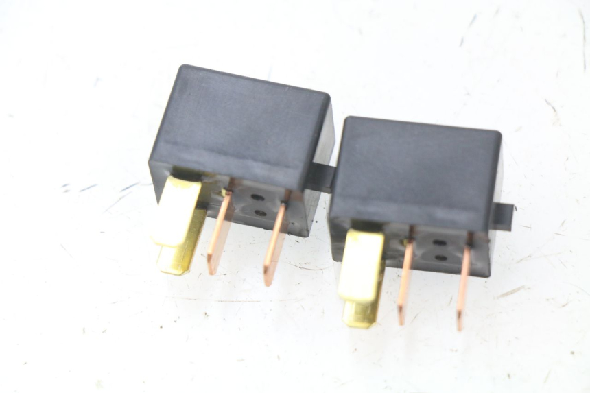 photo de RELE' ELETTRICO UNIVERSAL BIKE ZN50QT-11B 50 (2018 - 2021) - Dettaglio del componente