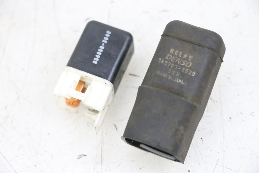 photo de RELE KAWASAKI ZR 7 750 (1999 - 2004) - Vista principale