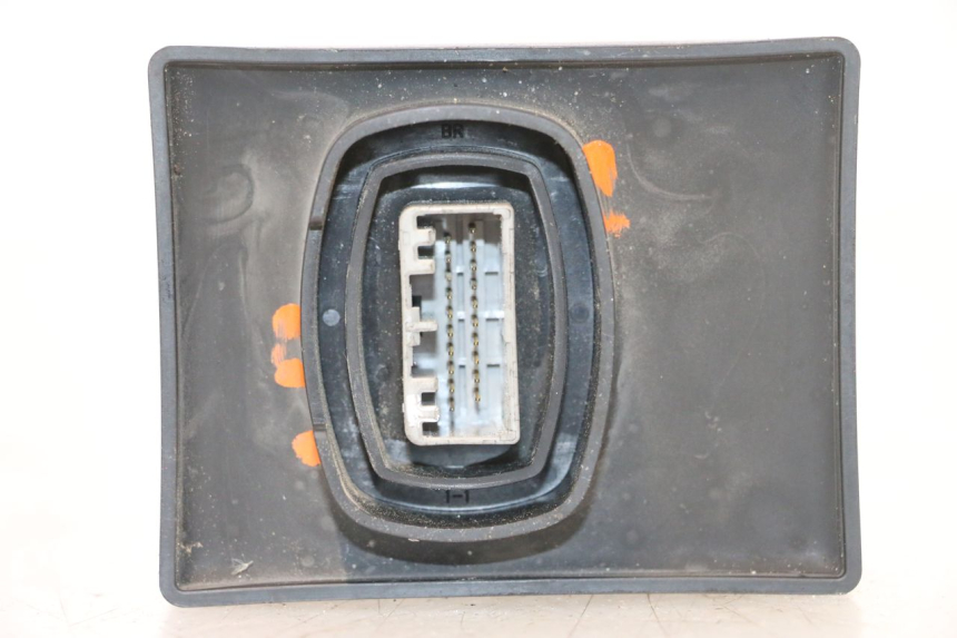photo de RELE FARO HONDA PCX (JF57/JF64) 125 (2014 - 2018) - Altra angolazione