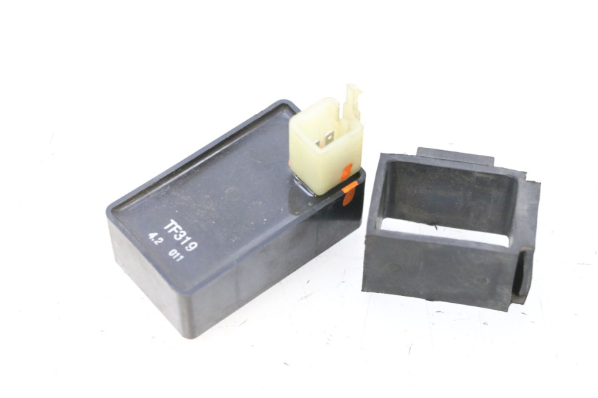photo de RELE FARO HONDA ST PAN EUROPEAN 1100 (1990 - 2002) - Dettaglio del componente