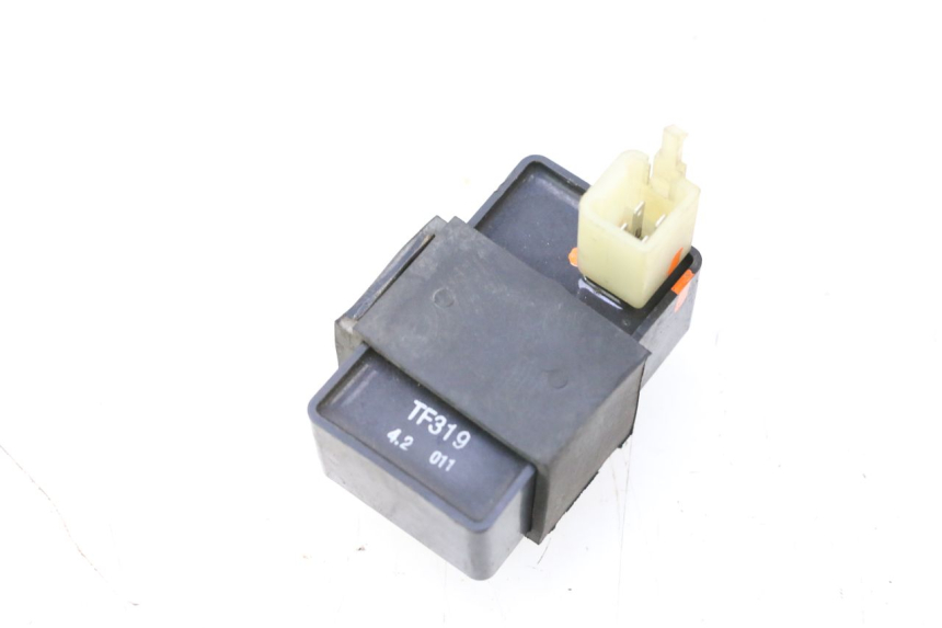 photo de RELE FARO HONDA ST PAN EUROPEAN 1100 (1990 - 2002) - Primo piano tecnico