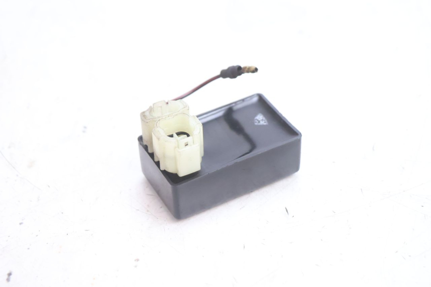 photo de RELE FARO KYMCO SUPER 8 2T 50 (2007 - 2013) - Primo piano tecnico