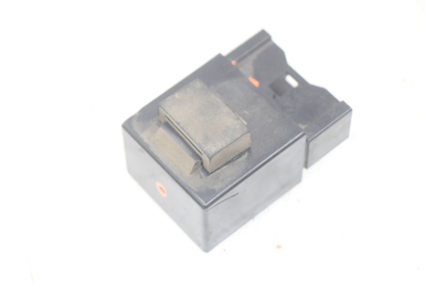 photo de RELÈ POMPA CARBURANTE YAMAHA FJR ABS 1300 (2006 - 2012) - Primo piano tecnico