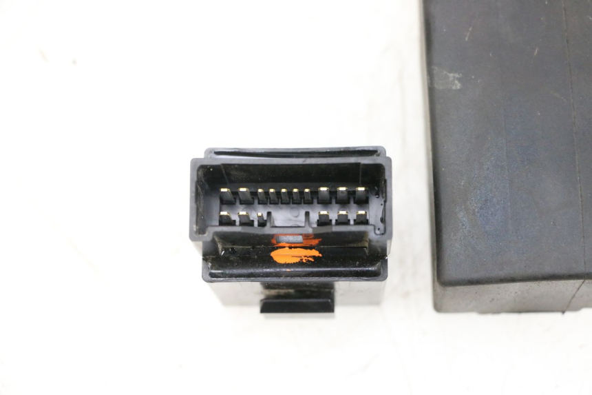 photo de RELÈ POMPA CARBURANTE YAMAHA MT-07 MT07 ABS 700 (2018 - 2020) - Altra angolazione