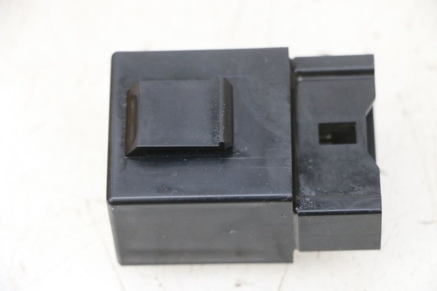 photo de RELÈ POMPA CARBURANTE YAMAHA MT-07 MT07 700 (2018 - 2020) - Altra angolazione