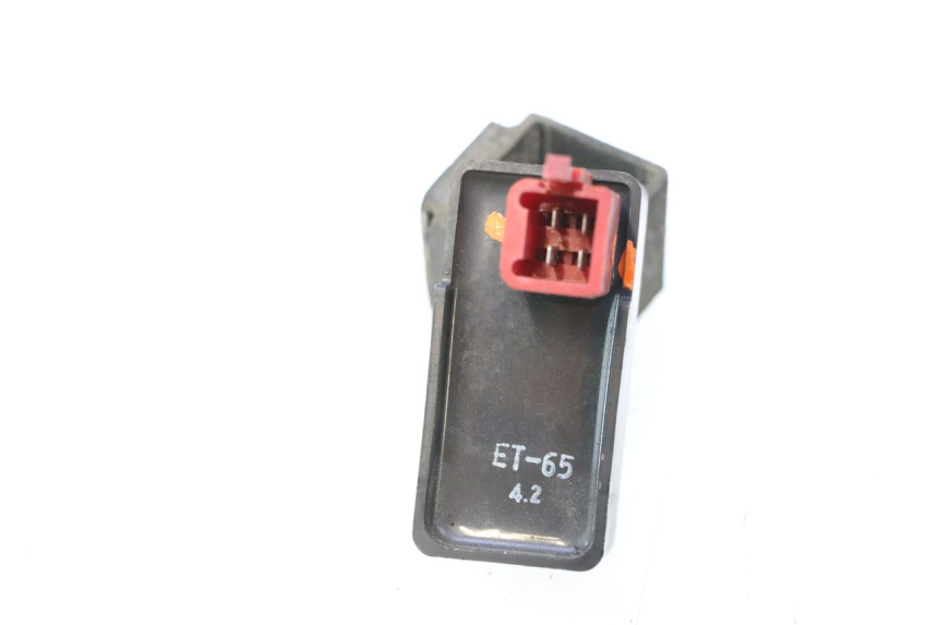 photo de RELÈ POMPA CARBURANTE HONDA ST PAN EUROPEAN 1100 (1990 - 2002) - Altra angolazione