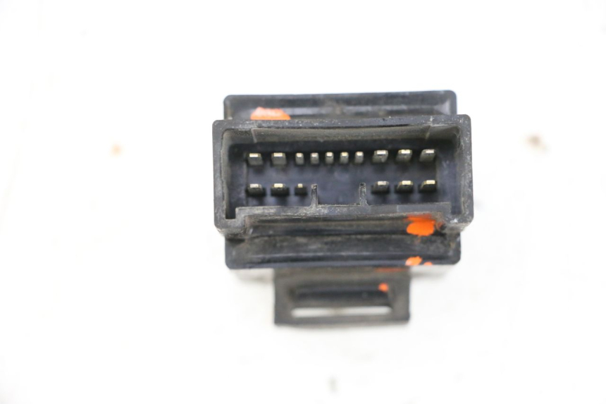 photo de RELÈ POMPA CARBURANTE YAMAHA TDM ABS 900 (2002 - 2014) - Altra angolazione