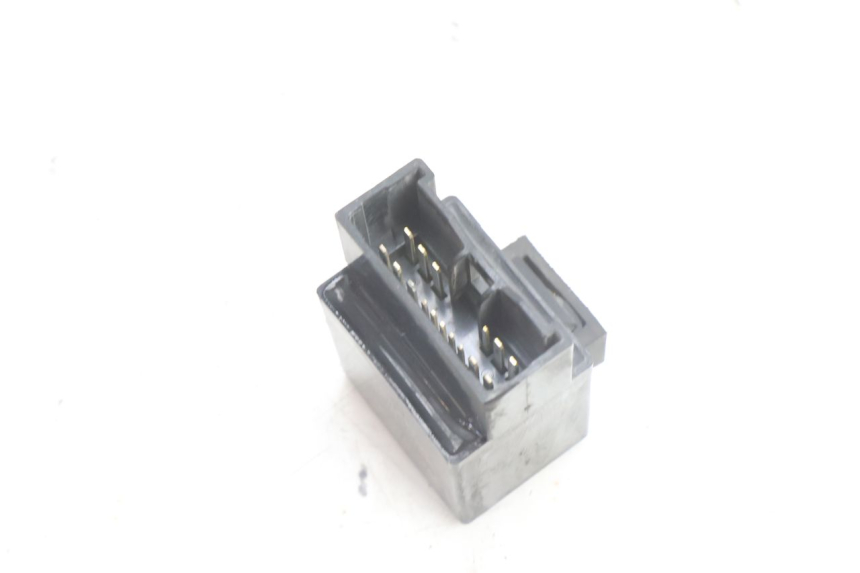 photo de RELÈ POMPA CARBURANTE YAMAHA TDM ABS 900 (2002 - 2014) - Altra angolazione