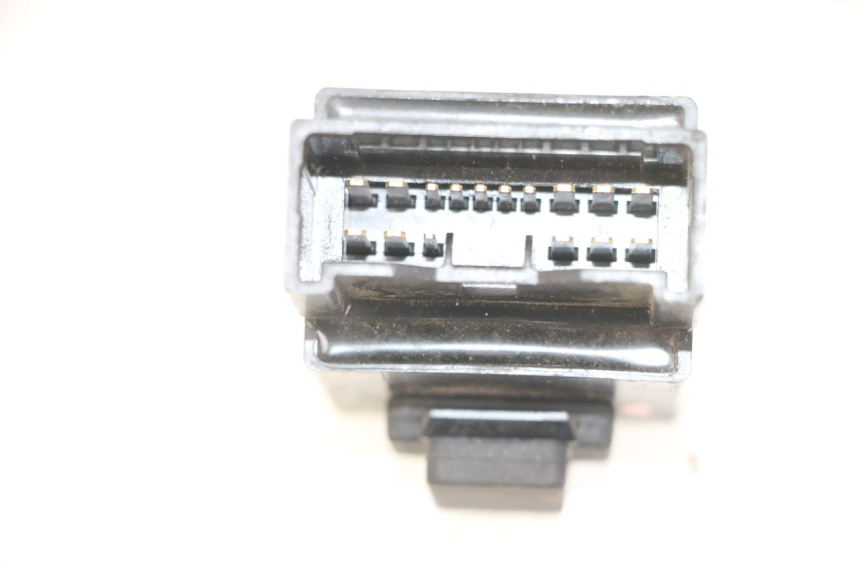 photo de RELÈ POMPA CARBURANTE YAMAHA XJ6 ABS 600 (2008 - 2016) - Dettaglio del componente