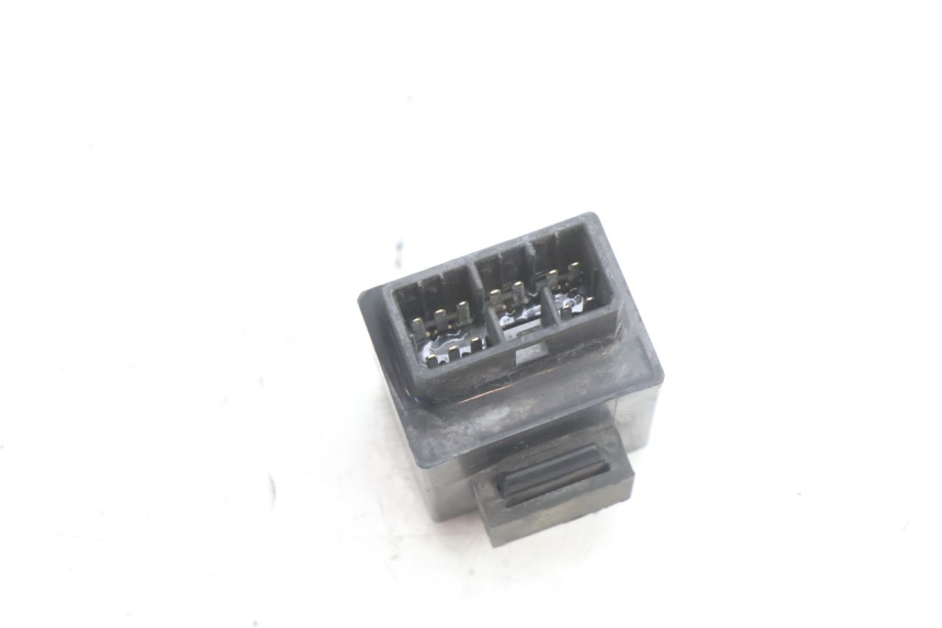 photo de RELÈ POMPA CARBURANTE YAMAHA XJR 1300 (1998 - 2002) - Zoom sullo stato d'uso