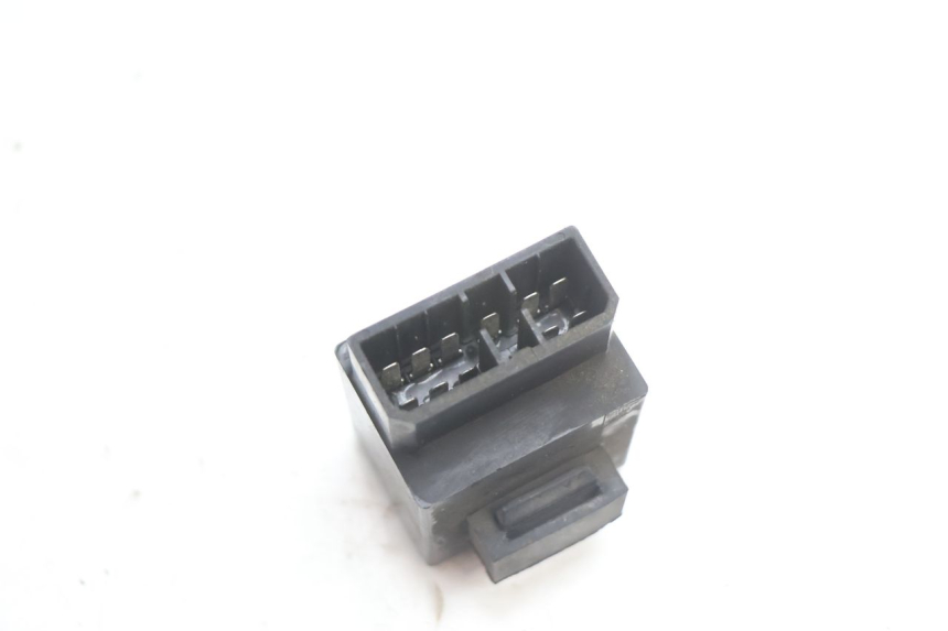 photo de RELÈ POMPA CARBURANTE YAMAHA YZF R GENESIS 750 (1993 - 1998) - Zoom sullo stato d'uso