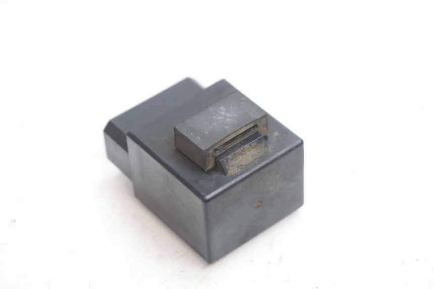 photo de RELÈ POMPA CARBURANTE YAMAHA YZF R GENESIS 750 (1993 - 1998) - Altra angolazione