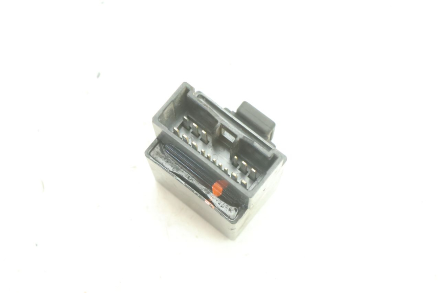 photo de RELÈ POMPA CARBURANTE YAMAHA YZF R6 600 (2008 - 2009) - Zoom sullo stato d'uso