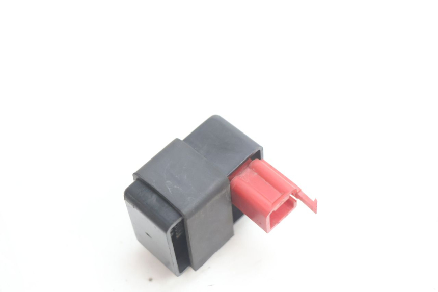 photo de RELÈ POMPA CARBURANTE KAWASAKI ZX-6R ZX6R 600 (1995 - 1997) - Dettaglio del componente