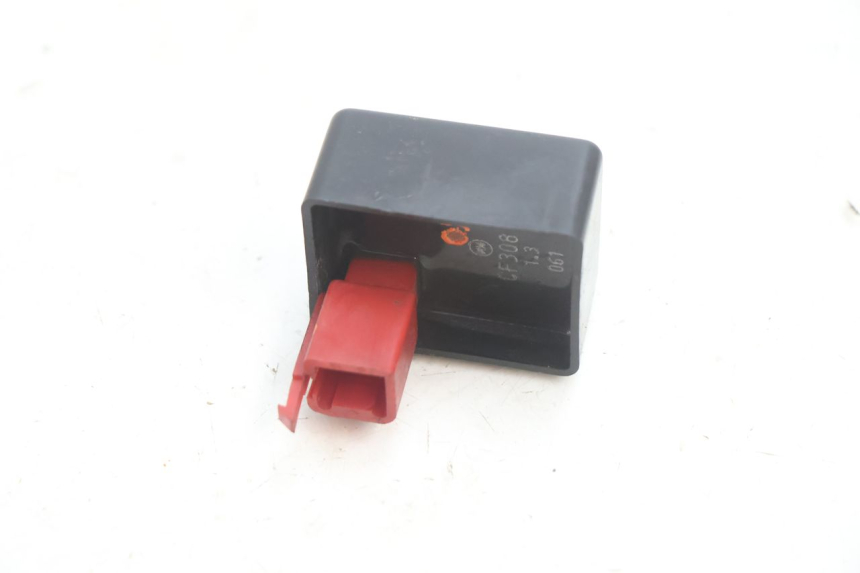 photo de RELÈ POMPA CARBURANTE KAWASAKI ZX-6R ZX6R 600 (2000 - 2002) - Vista principale