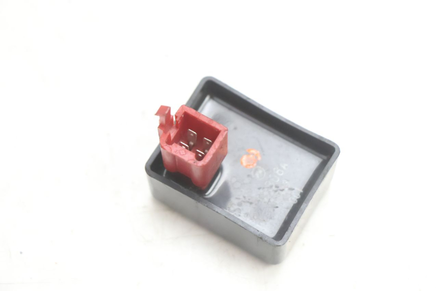 photo de RELÈ POMPA CARBURANTE KAWASAKI ZX-6R ZX6R 600 (2000 - 2002) - Dettaglio del componente