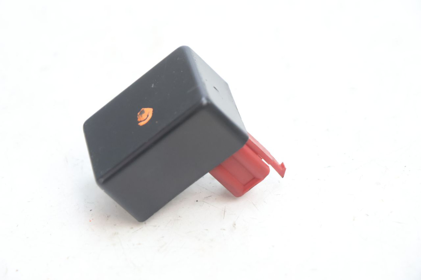 photo de RELÈ POMPA CARBURANTE KAWASAKI ZX-6R ZX6R 600 (2000 - 2002) - Altra angolazione