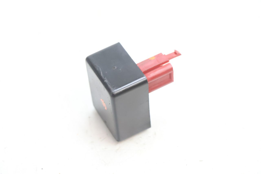 photo de RELÈ POMPA CARBURANTE KAWASAKI ZX-6R ZX6R 600 (2000 - 2002) - Primo piano tecnico