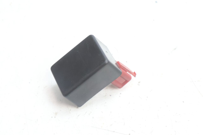 photo de RELÈ POMPA CARBURANTE KAWASAKI ZZR 600 (1995 - 2004) - Zoom sullo stato d'uso