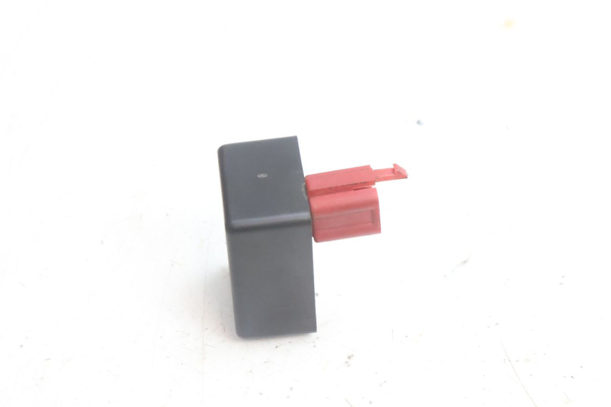 photo de RELÈ POMPA CARBURANTE KAWASAKI ZZR 600 (1995 - 2004) - Altra angolazione