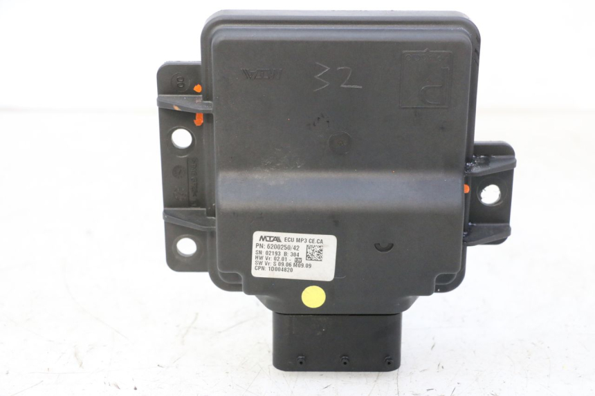 photo de ROLL LOCK RELE PIAGGIO MP3 HPE 310 (2024 - 2025) - Vista principale
