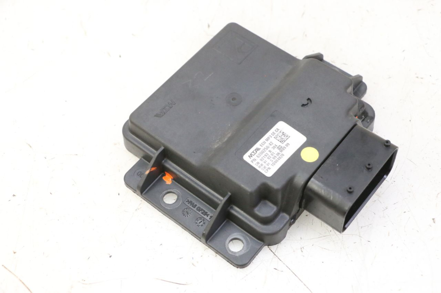 photo de ROLL LOCK RELE PIAGGIO MP3 HPE 310 (2024 - 2025) - Primo piano tecnico