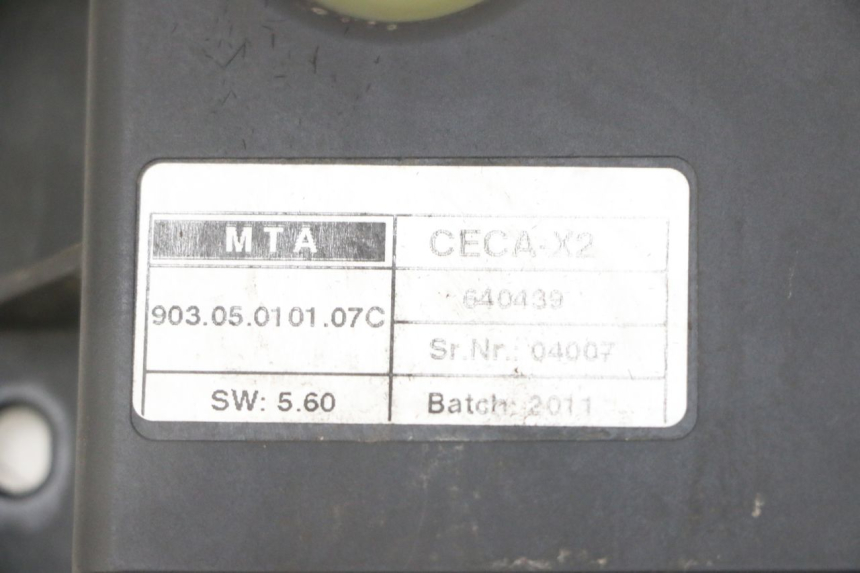 photo de ROLL LOCK RELE PIAGGIO MP3 LT 300 (2010 - 2016) - Primo piano tecnico