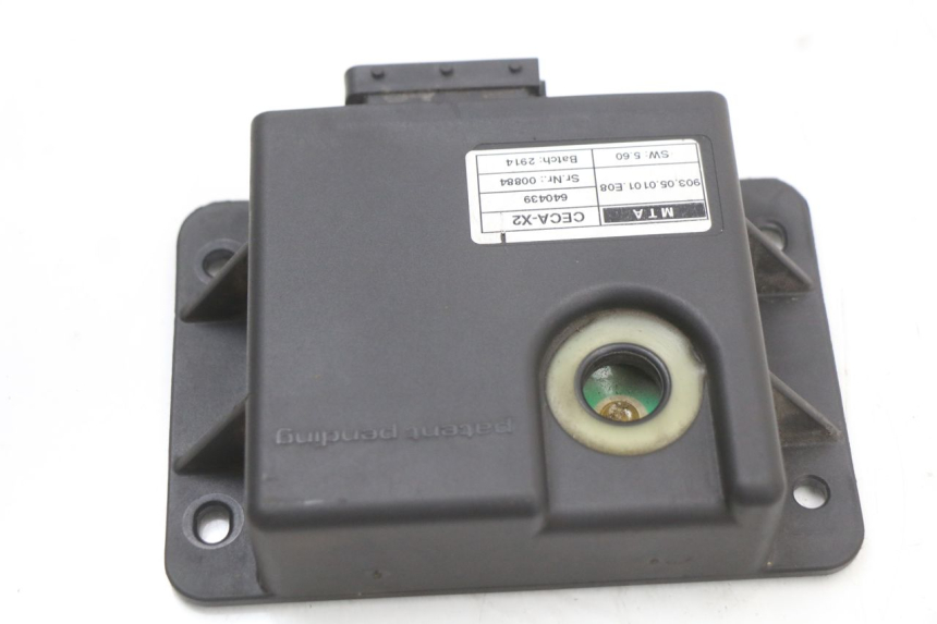 photo de ROLL LOCK RELE PIAGGIO MP3 500 (2011 - 2015) - Primo piano tecnico