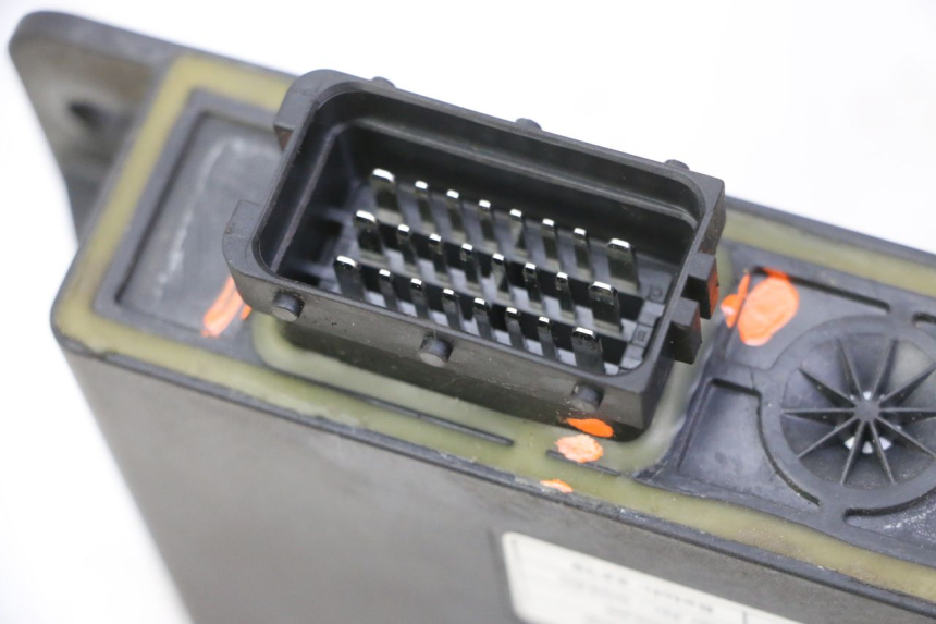 photo de RELAIS ROLL LOCK PIAGGIO MP3 RL 250 (2006 - 2010) - Primo piano tecnico