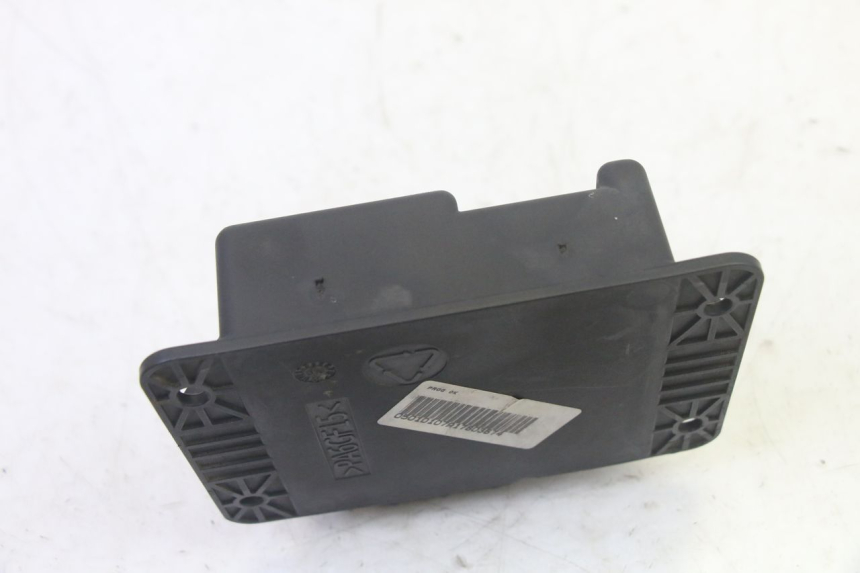 photo de RELAIS ROLL LOCK PIAGGIO MP3 RL 250 (2006 - 2010) - Dettagli dei punti di fissaggio
