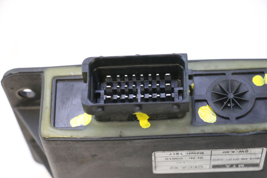 photo de ROLL LOCK RELE PIAGGIO MP3 500 (2016 - 2018) - Altra angolazione