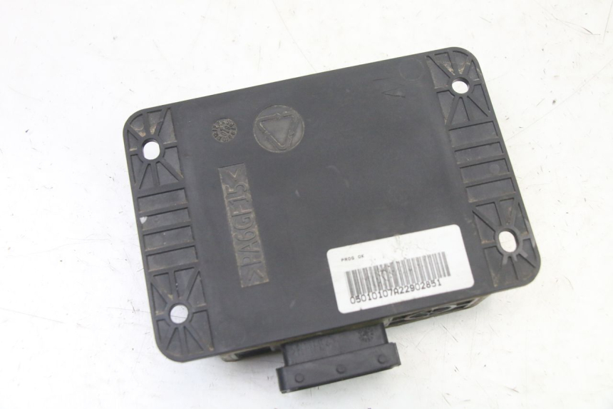 photo de RELAIS ROLL LOCK PIAGGIO MP3 LT 400 (2007 - 2012) - Altra angolazione