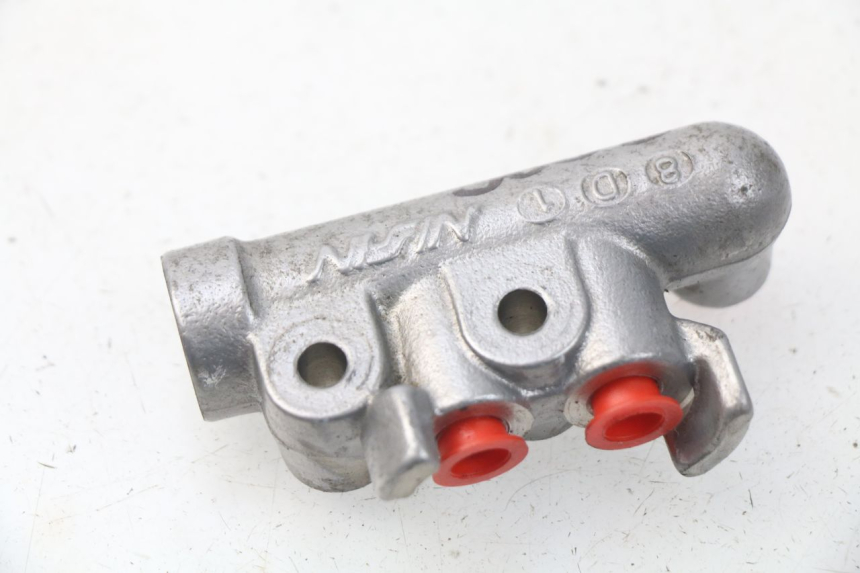 photo de DISTRIBUITORE FRENO SUZUKI BURGMAN 125 (2007 - 2014) - Vista principale