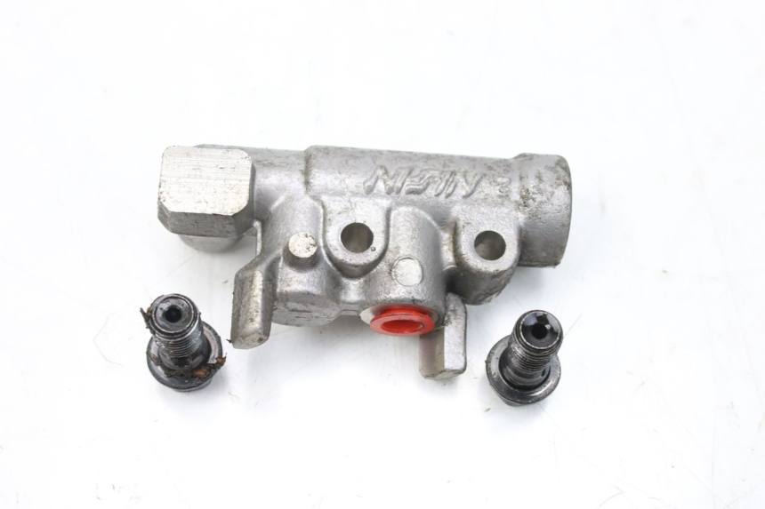 photo de DISTRIBUITORE FRENO HONDA FES S-WING SWING ABS 125 (2007 - 2015) - Altra angolazione