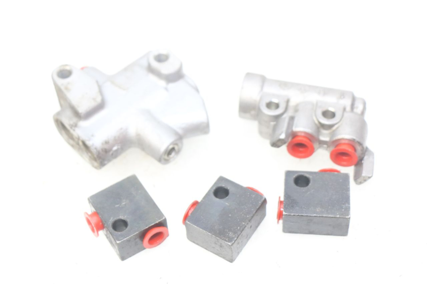 photo de DISTRIBUTORE FRENO YAMAHA FJR ABS 1300 (2006 - 2012) - Vista principale