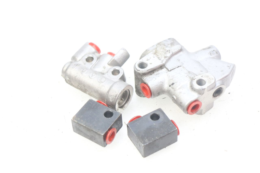 photo de DISTRIBUTORE FRENO YAMAHA FJR ABS 1300 (2006 - 2012) - Altra angolazione