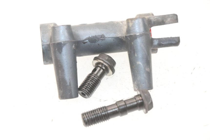 photo de DISTRIBUITORE FRENO KAWASAKI GPZ S 500 (1994 - 2005) - Zoom sullo stato d'uso