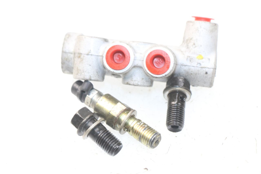 photo de DISTRIBUITORE FRENO SYM GTS EVO 125 (2009 - 2013) - Dettaglio del componente