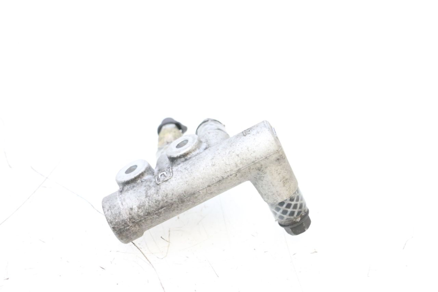photo de DISTRIBUITORE FRENO SYM GTS EVO 125 (2009 - 2013) - Zoom sullo stato d'uso